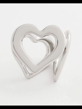 NWT Silver Heart Scarf Ring